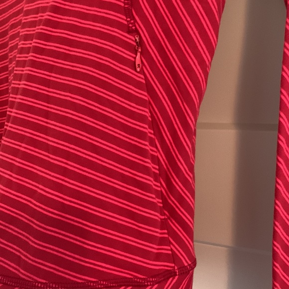 Lululemon Think Fast Pullover Deepest Cranberry - Picture 4 of 8